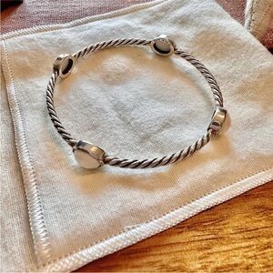 David Yurman Sterling Silver White Agate 3mm Four Station Bangle Bracelet